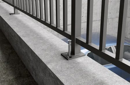 montaż barierek - wkręty do betonu